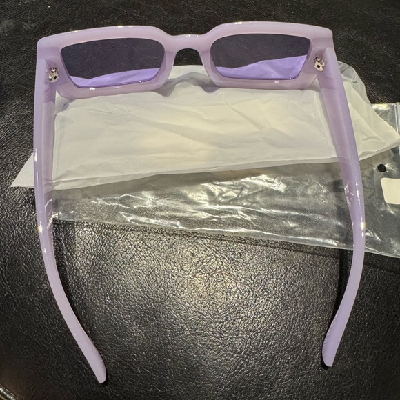 NWOT Square Vintage Y2K purple violet lilac lily sunglasses